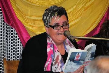 Чуя ли гайда, ставам права като при химн