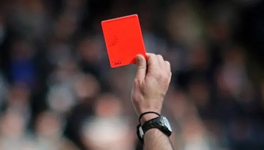 Рефер получи извинение