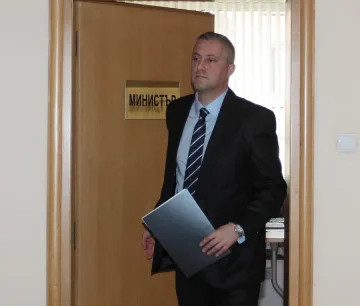 Няма да има завод за цели автомобили в България