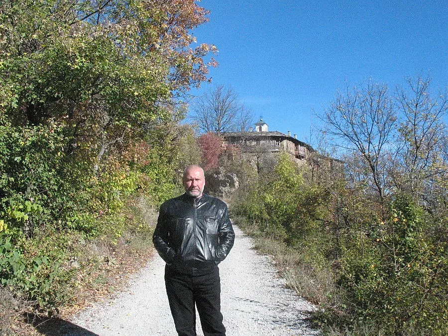 Левски се крие в потайна средновековна обител