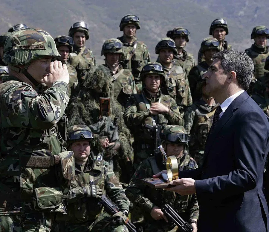 Президентът: Демокрацията не е даденост, тя се защитава