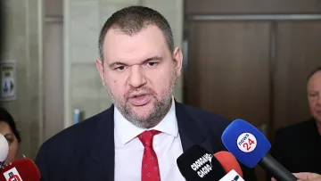 Пеевски: ПП живеят в илюзии и кешове, Радев да смени ЦИК /ВИДЕО/