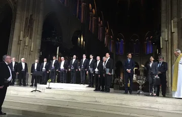 Талантът на хор „Йоан Кукузел” превзе Нотр Дам дьо Пари