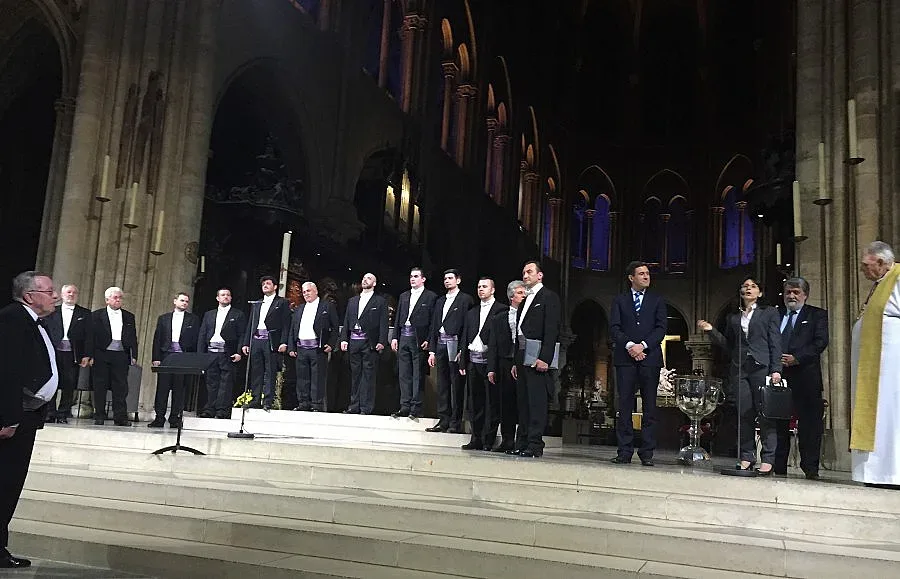 Талантът на хор „Йоан Кукузел” превзе Нотр Дам дьо Пари