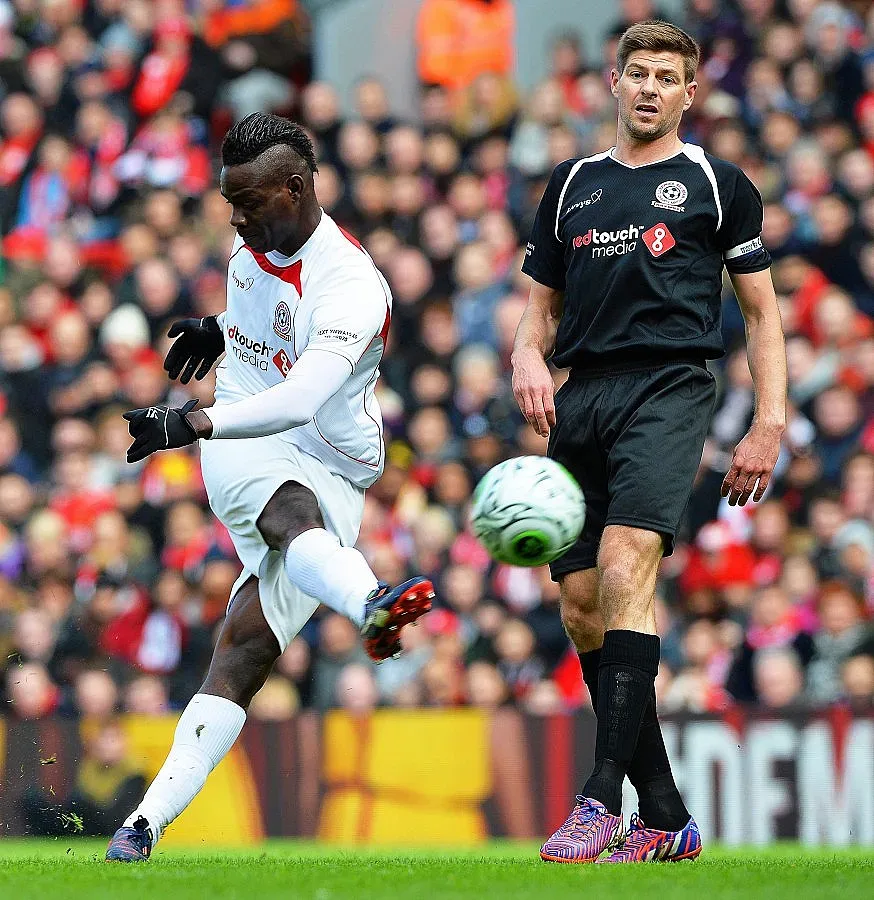 Марио Балотели е най-обижданият футболист във Висшата лига