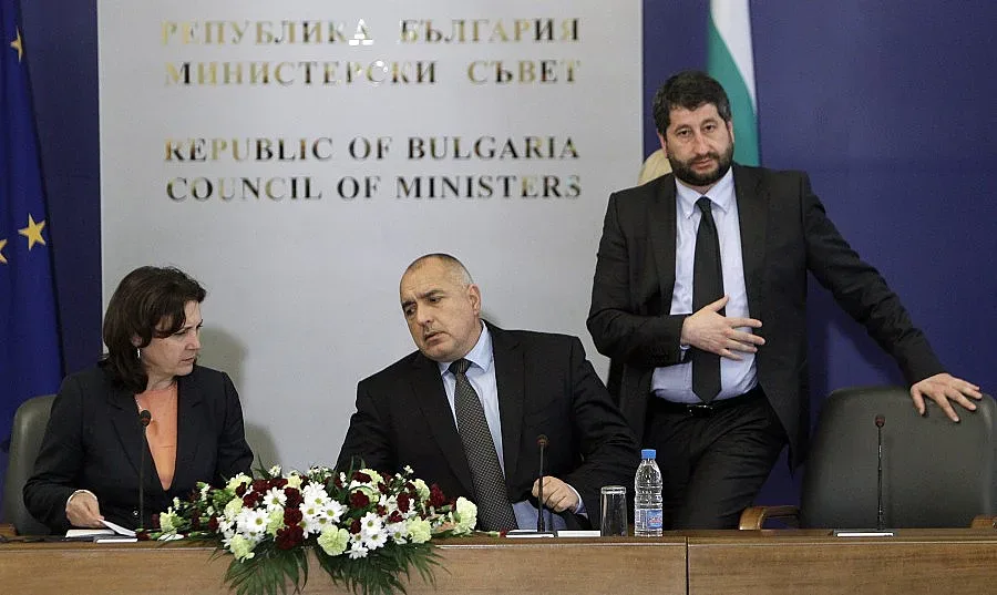 Ремонт за Гергьовден на конституцията (ОБЗОР)