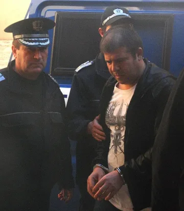 Оставиха Къци-Маймуната в ареста