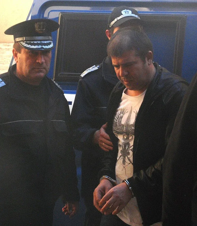 Оставиха Къци-Маймуната в ареста