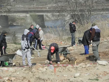 Откриха останки на принесени в жертва младежи от неолита