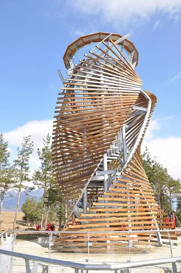 Разлог открива природен феномен с 12-метрова кула