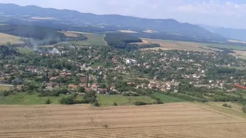 Подпочвени води бликат в селски къщи