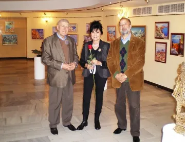 Потомка на Захари Зограф  реди картини в "България" 