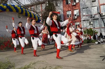 Над 200 творци участваха в празника на Струмяни
