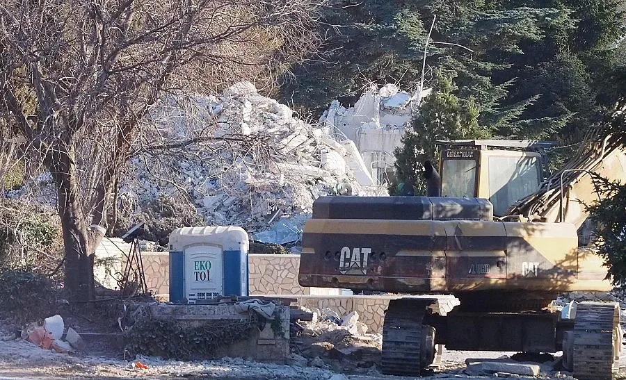 Роднини съдят България заради хотел "Вероника"