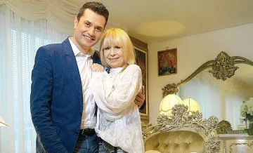 Лили Иванова крие награди в сандък