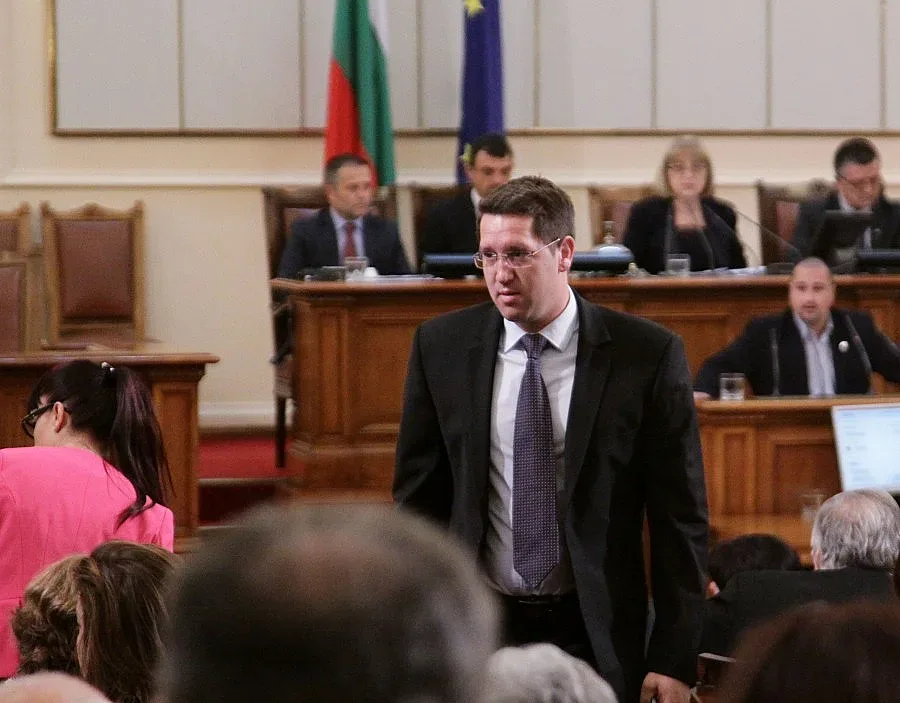 Чистенето на реки с разрешение от губернатора