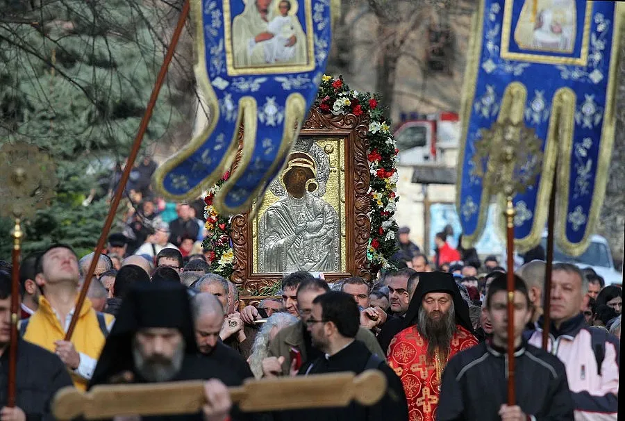 Клувията стана храм на открито