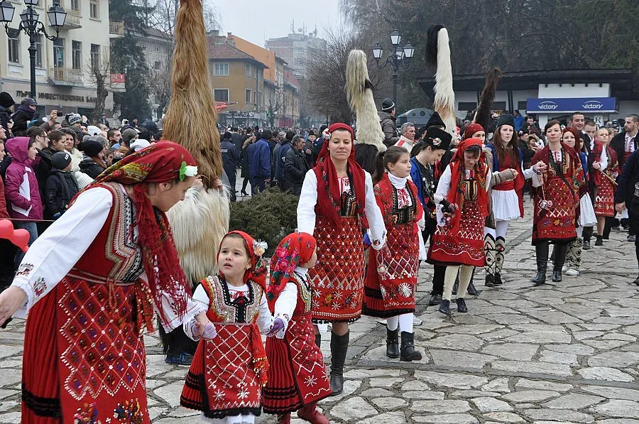 1 000 носии на площада в Разлог