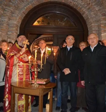 Кърджали посрещна Благодатния огън 