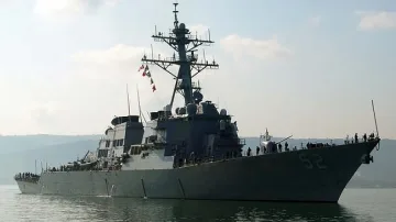 Руски военен кораб евакуира над 300 чужденци от Йемен