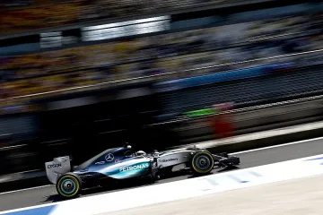 Доминация на Хамилтън и в квалификацията за Гран при на Китай 