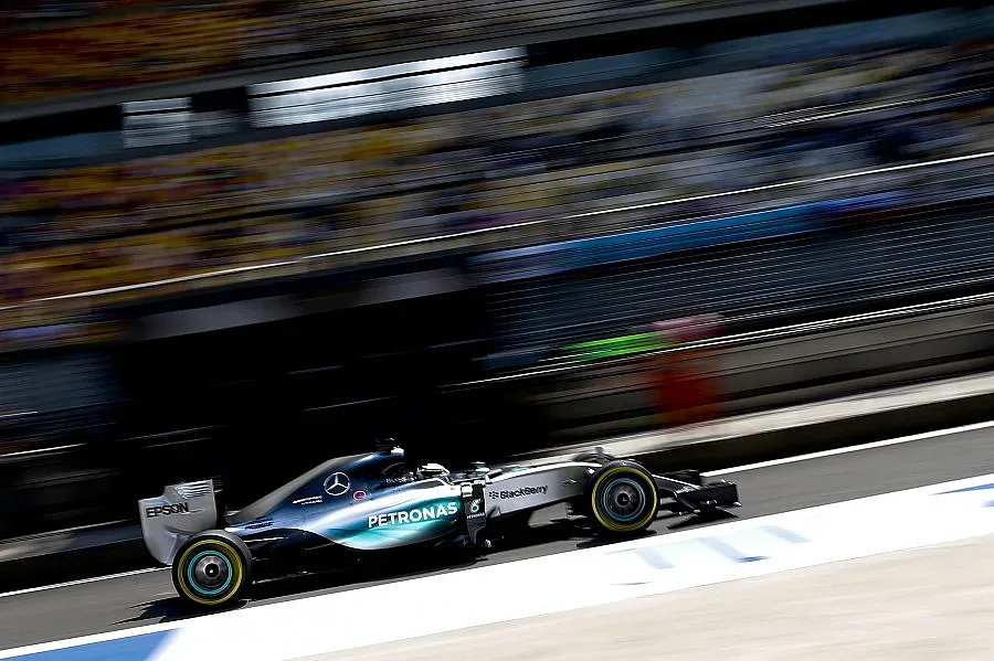 Доминация на Хамилтън и в квалификацията за Гран при на Китай