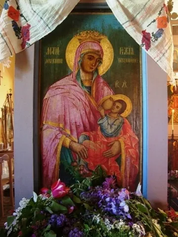 Кърмеща Богородица върна живота в Пепелина