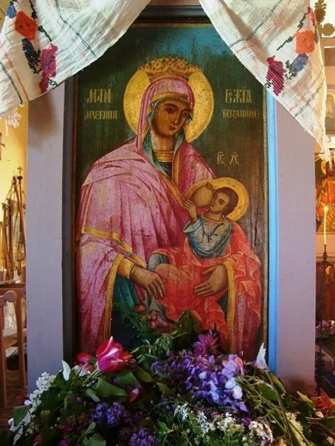 Кърмеща Богородица върна живота в Пепелина