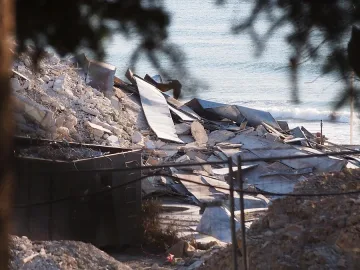 Нейков за срутения хотел: Класическо престъпление