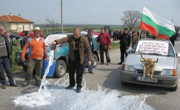 Хазната отпуска помощ за млекарите