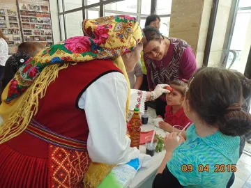 Над 100 деца рисуваха великденски яйца в Банско