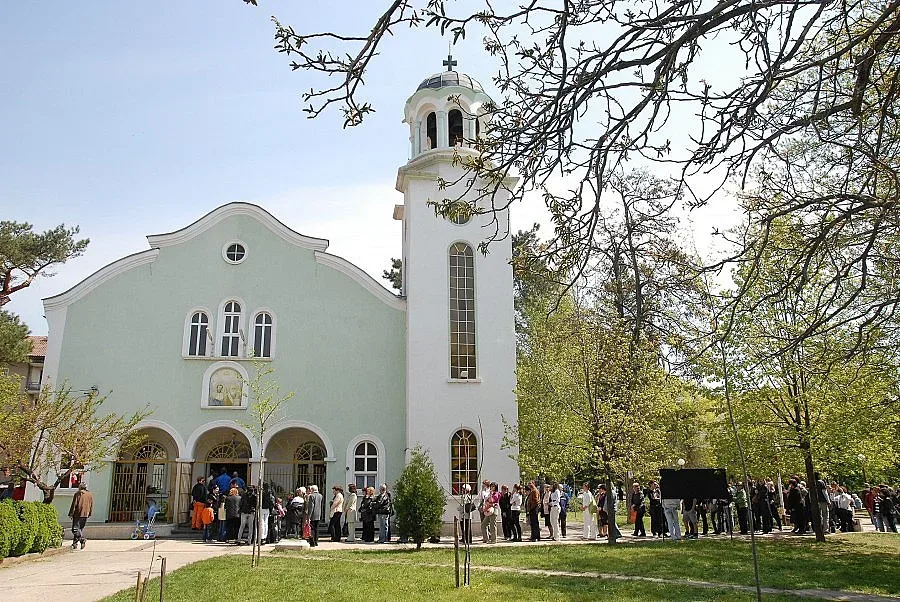 В Монтана правят Великденски концерт в двора на храма