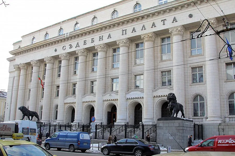 Сигнал за бомба затвори Съдебната палата