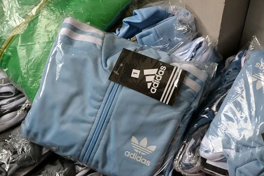 Иззеха маркови стоки при полицейска акция