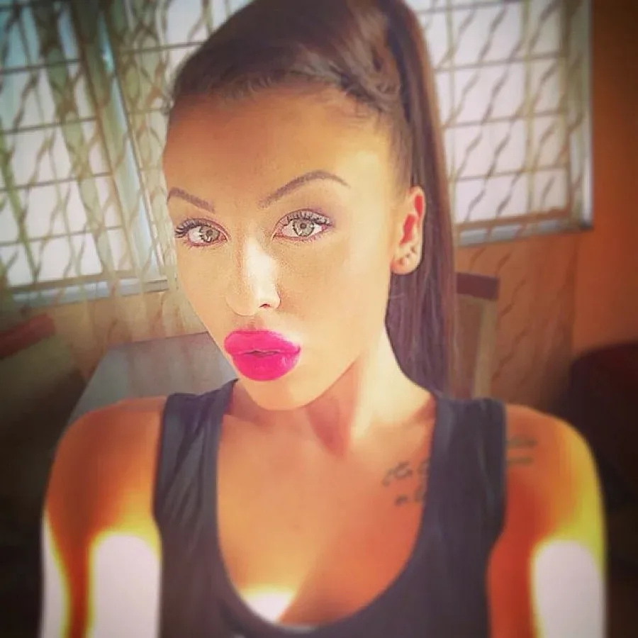 Женският бой заради момче и видеоклип (ОБЗОР)