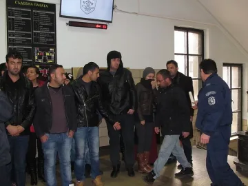 Откриха 41 бежанци в хладилно ремарке