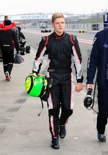 Истерия в Германия по сина на Шумахер