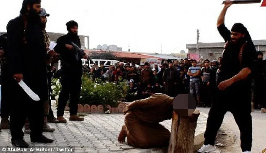 ИД обезглавява "магьосник" с мачете