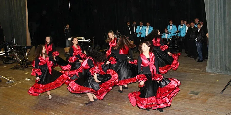 Роми празнуват с фестивал в Благоевград