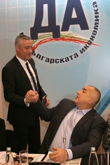 Гонят мързеливите търговски аташета