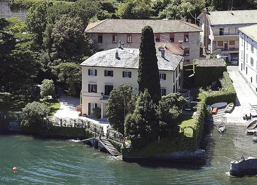 500 евро, ако безпокоиш Клуни