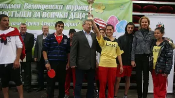 Великденски турнир зарадва над 450 малчугани в риск и деца от Сирия