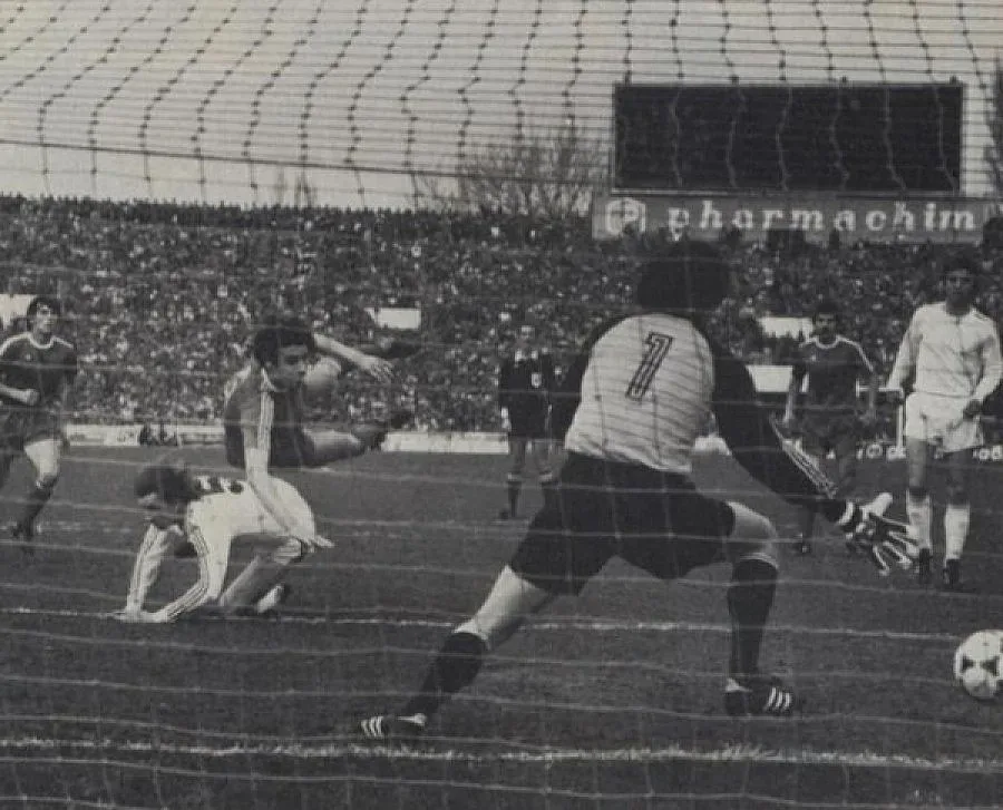 ЦСКА празнува 33 г. от 4:3 с "Байерн" (видео)