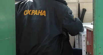 Охранители на бивша казарма масово напускат