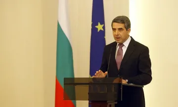 Президентът награждава доброволци, помагали в бедствието