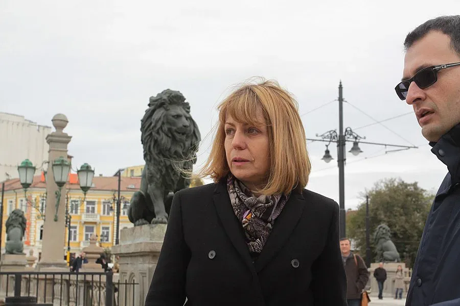 Ремонтират три гробища в София