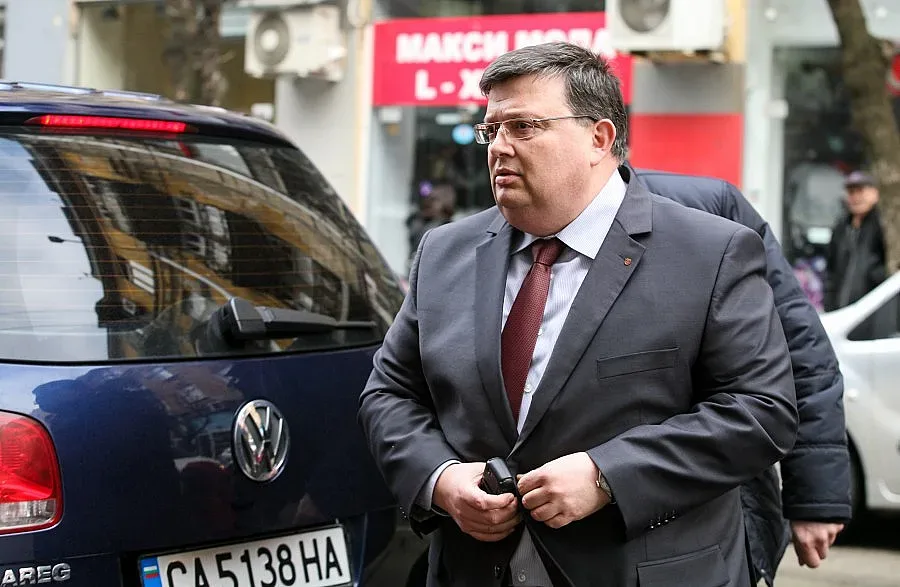 Цацаров отказва повече правомощия