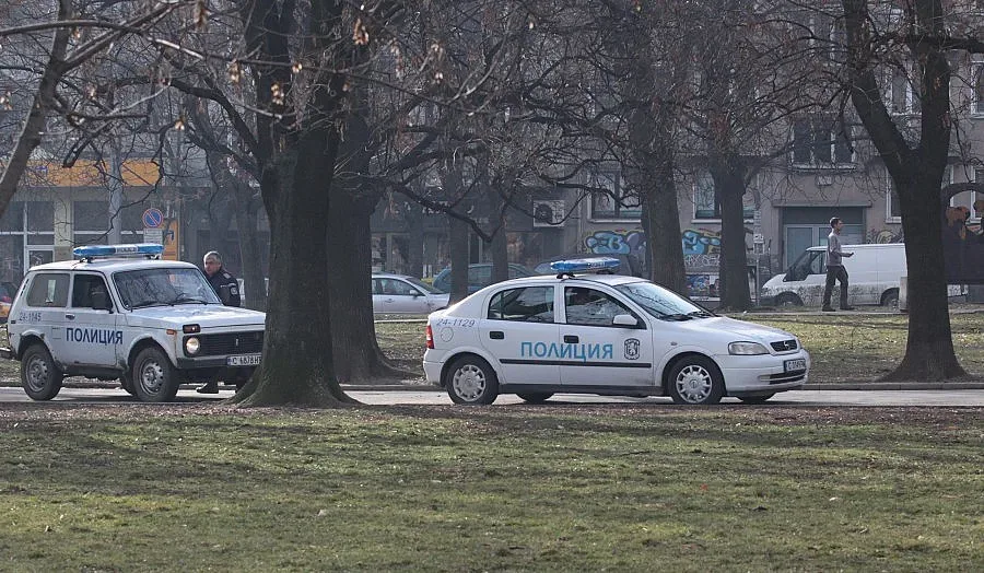 Крадци опразниха автосервиз