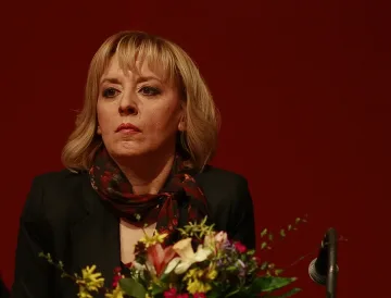 Мая: Не може да делим БСП на кланове