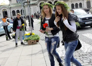 Честит празник на всички "цветя"